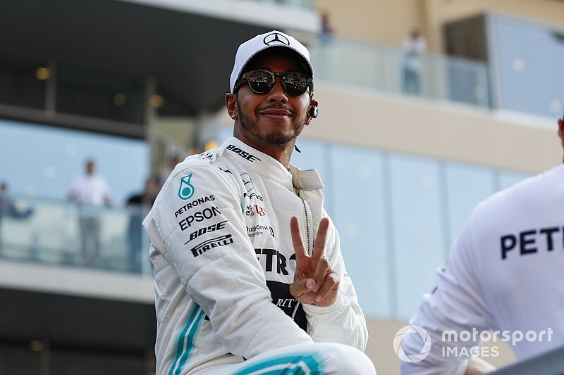 Hamilton renovaría con Mercedes por 100 millones de dólares