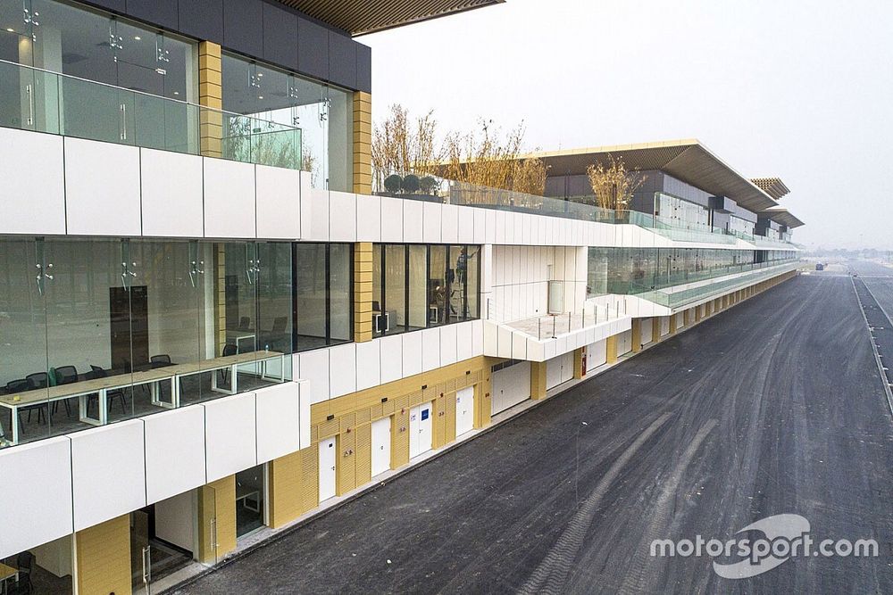 Vietnamese GP pit building