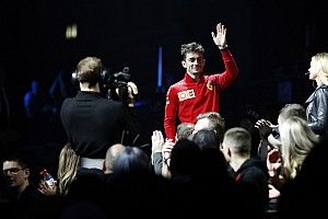 Leclerc come Hamilton? Il ferrarista punta sulla moda