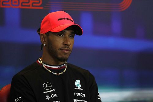 Hamilton defiende a los jugadores de Francia por insultos raciales