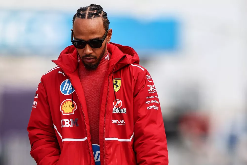 F1 フェラーリ　ハミルトン　ウエア　plus44 ハミルトン、フェラーリで伝説的なロードカーを手掛ける？「”F44”の