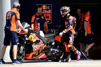 Bastianini: "Estamos lejos; la forma de pilotar la KTM es especial"