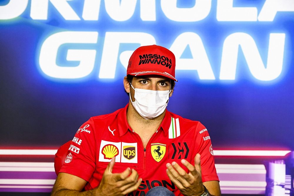 Carlos Sainz Jr., Ferrari in the Press Conference 