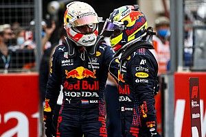 Verstappen looft teammaat Perez: "Dit is wat je graag wilt zien"