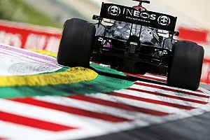 F1 - Hamilton volta a cobrar melhorias da Mercedes: "Não tem o que fazer"