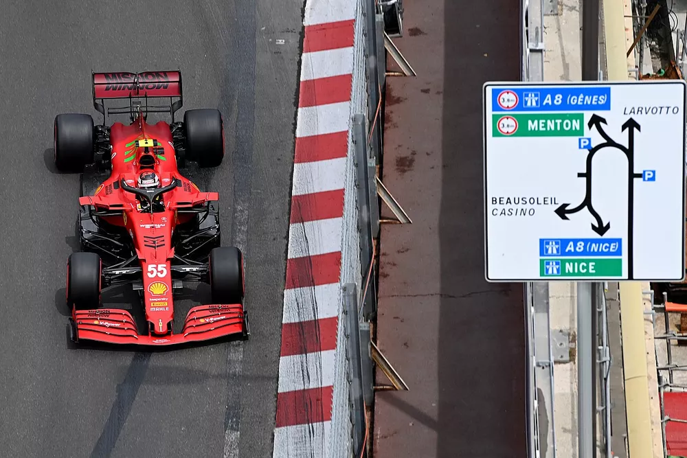 Carlos Sainz Jr., Ferrari SF21