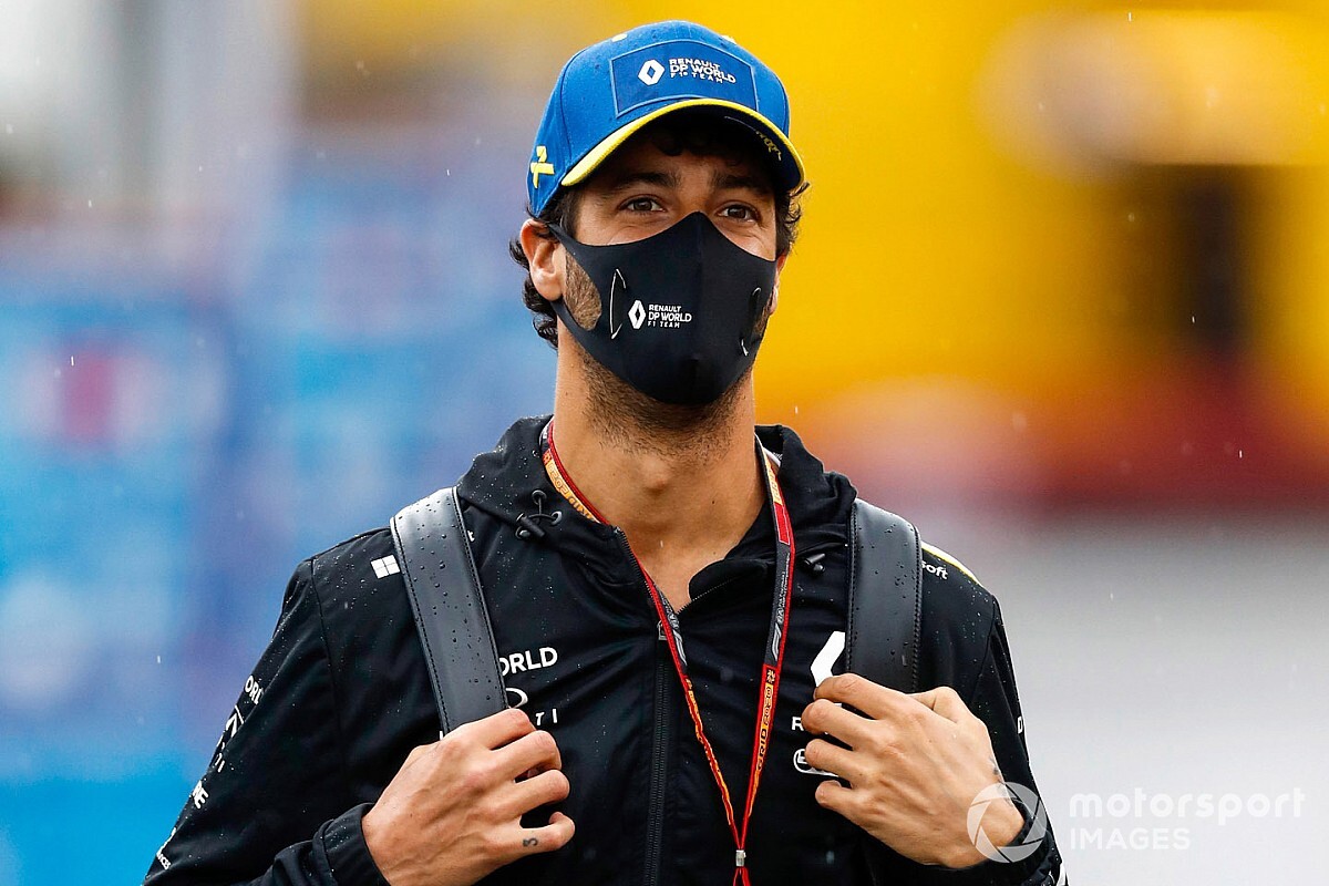 Ricciardo: "Yarışı bu şekilde bitirmek üzücüydü"