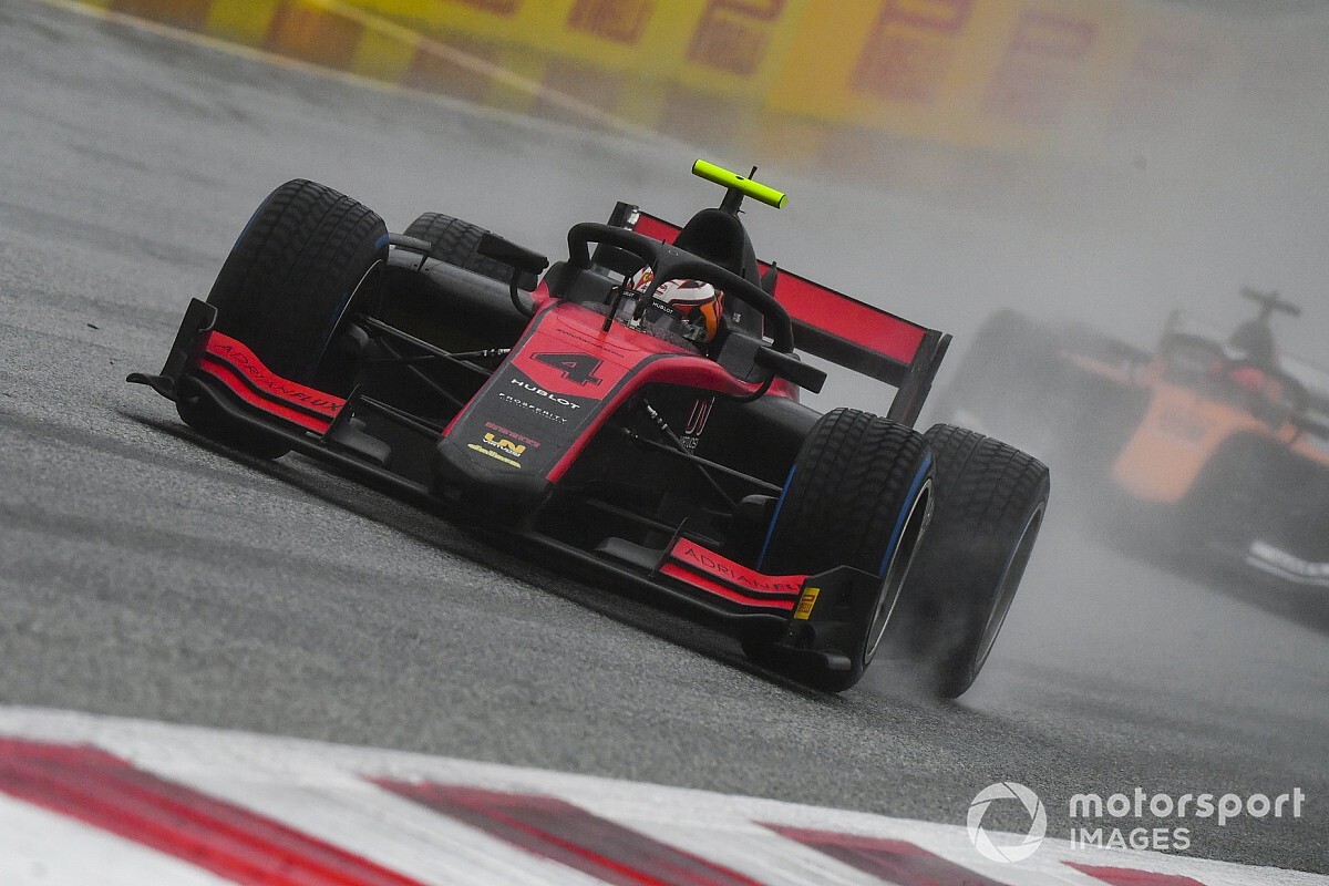 F2, Ungheria, Qualifiche: Callum Ilott mago del bagnato