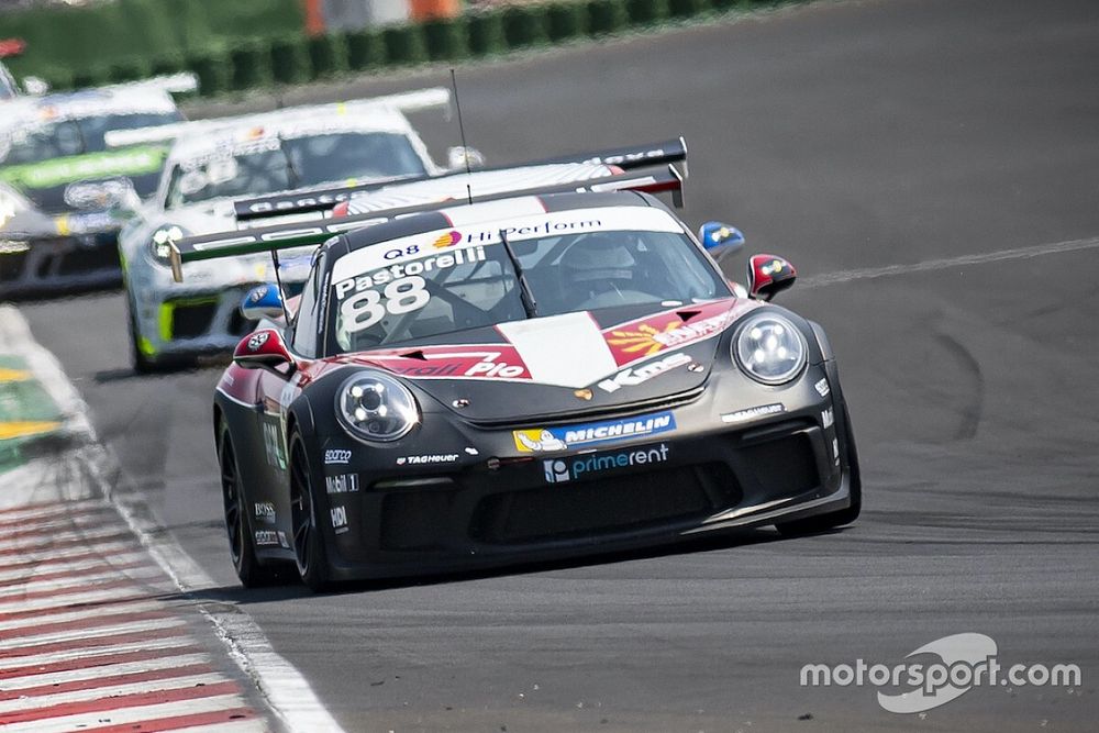Carrera Cup Italia, il gruppo della Michelin Cup si ricompatta dietro a Pastorelli