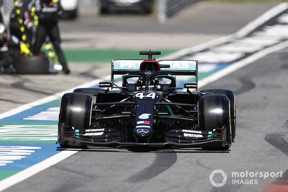 Hamilton aceita punição, mas diz que acidente com Albon foi “de corrida”