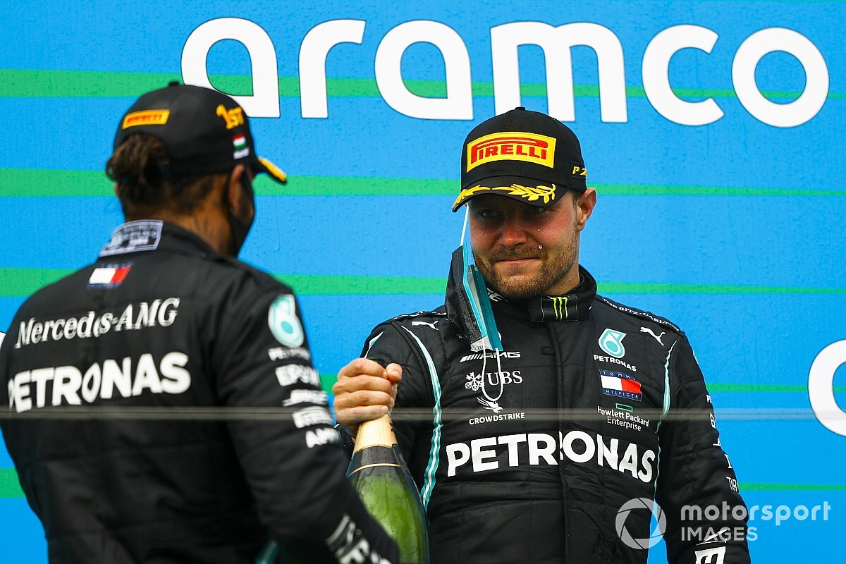 Hill: “Bottas moet leren hoe hij Hamilton onder druk kan zetten”