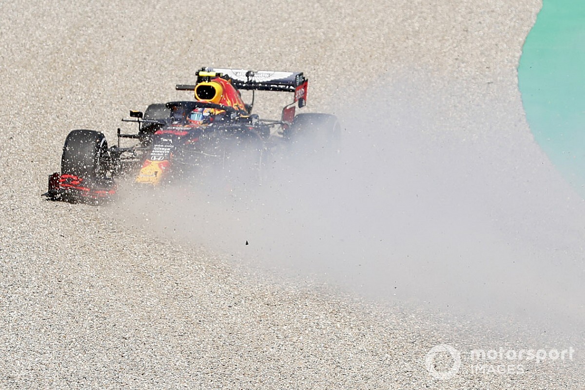 Videón Albon látványos elszállása a Red Bull Ringről