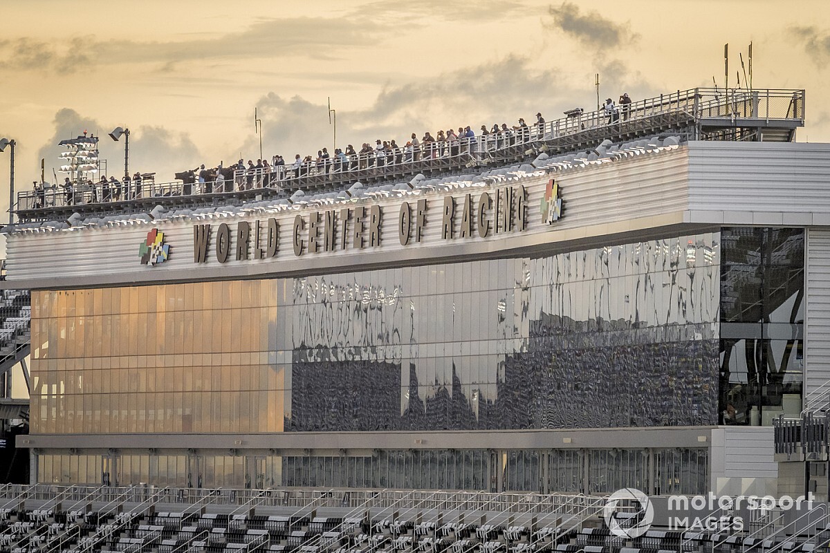NASCAR spotters: Their critical role at the Daytona 500