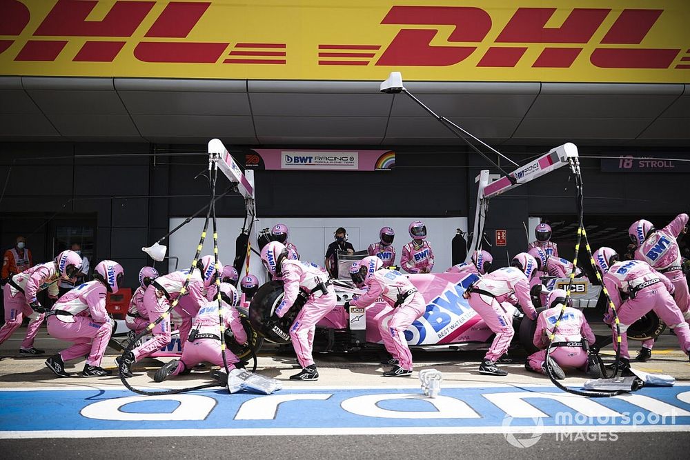 Lance Stroll, Racing Point RP20, makes a pit stop