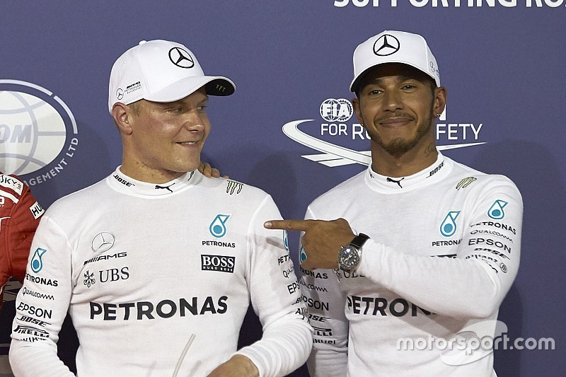 Hamilton gratulációja csak a kameráknak szólt?