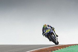 Rossi: “Una semana eres un fenómeno y la otra, un desastre”