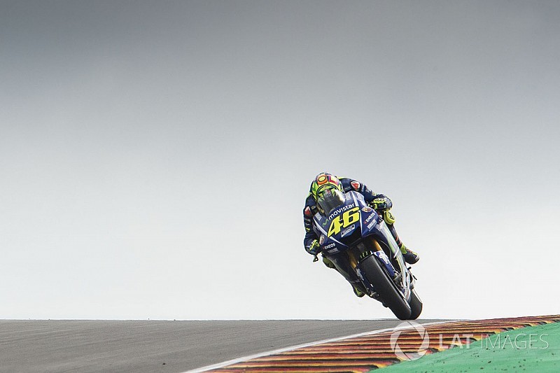 Rossi: “Una semana eres un fenómeno y la otra, un desastre”