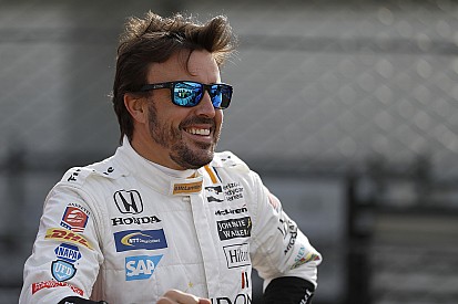 Алонсо возглавил «тесты новичков» перед Indy 500