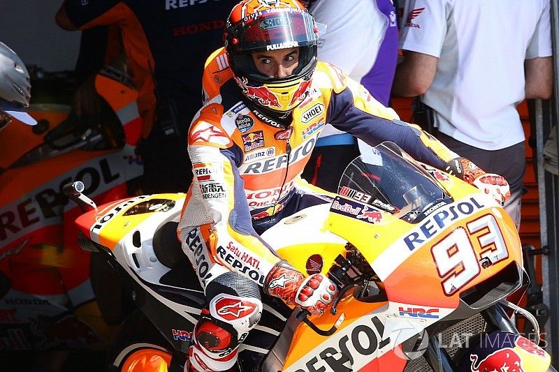 Marquez klopt Ducati's in slotfase vochtige warm-up Brno