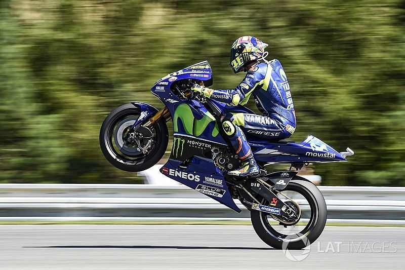 Rossi lidera el test de Brno por delante de Márquez y Viñales