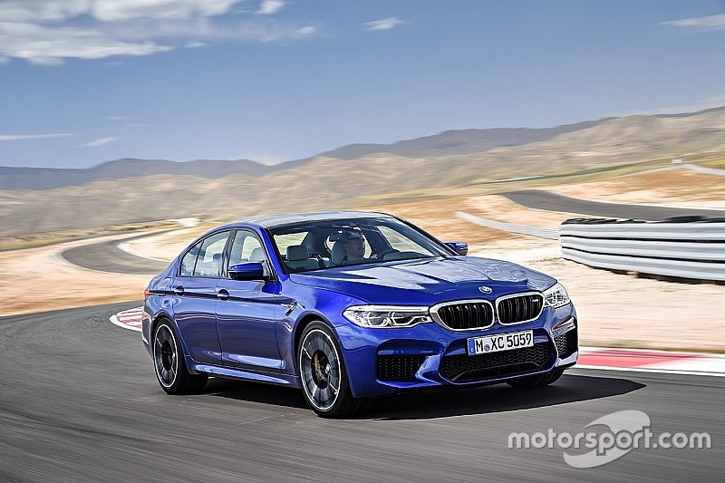 Nuova BMW M5, 4x4 o posteriore a scelta