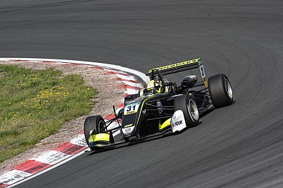 Norris vuelve a dominar en la FIA F3