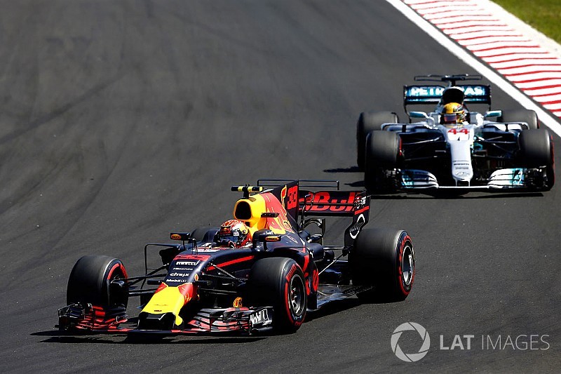 Horner: "Verstappen non vorrà andare in altri team, se andremo forte..."