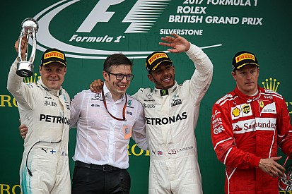 Hamilton dominó en un día desastroso para Vettel