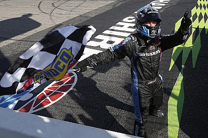 Bell takes Loudon Truck win after late-race battle with Ryan Truex