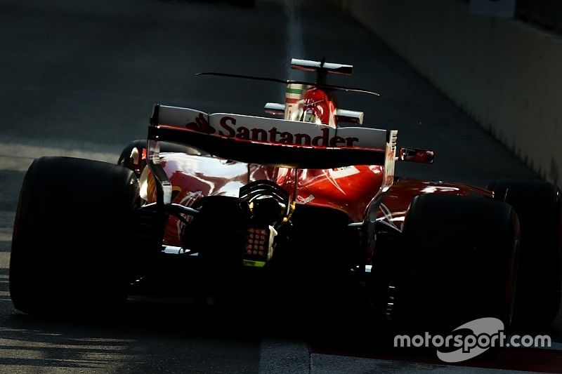 Ferrari cambia el motor de Vettel y lucha por llegar a clasificación