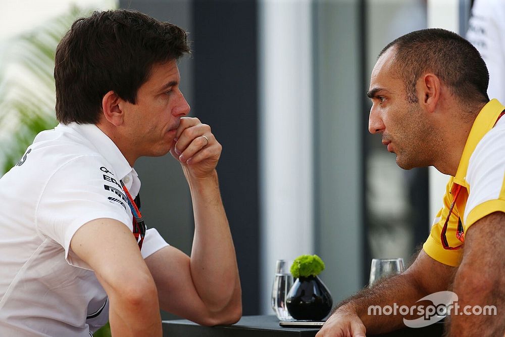 СМИ: Mercedes подкупил Renault, чтобы снять протест с Racing Point