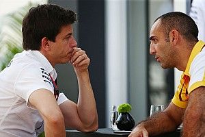 СМИ: Mercedes подкупил Renault, чтобы снять протест с Racing Point