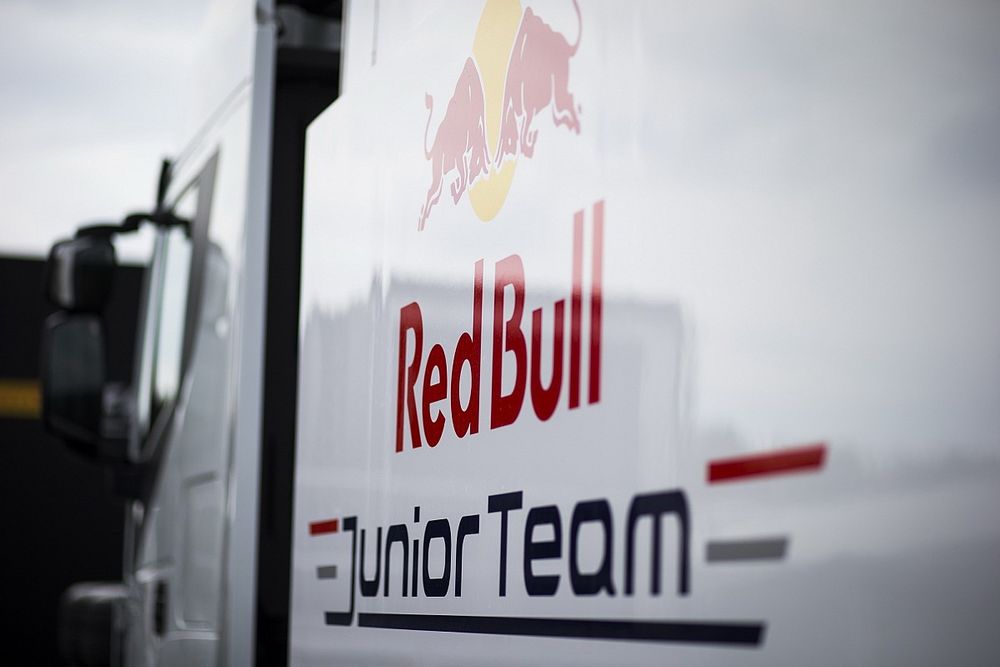 Stok Pembalap Muda Red Bull Melimpah