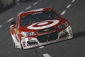 Larson comes up short: "I hate that I keep letting my team down"