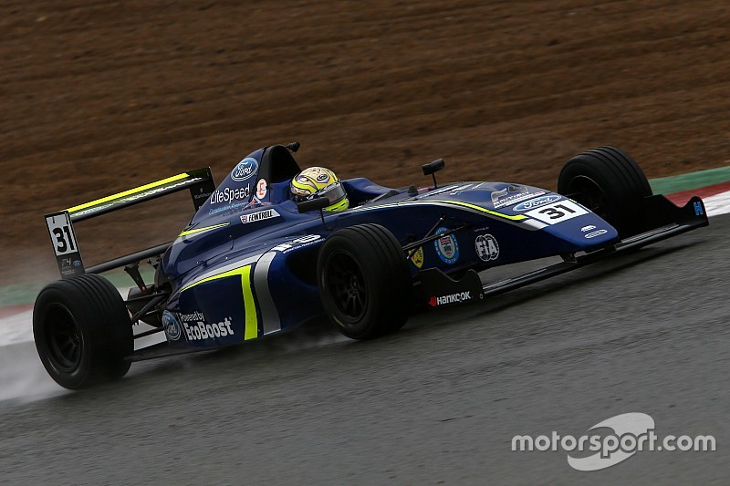 Fewtrell beats Fielding to British F4 crown