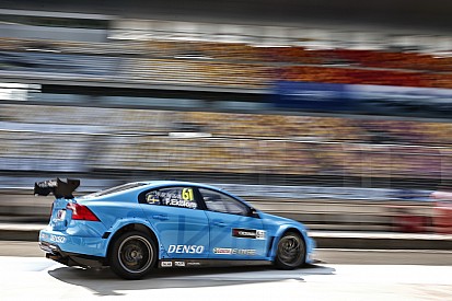 Shanghai WTCC: Ekblom keeps Volvo on top in FP2