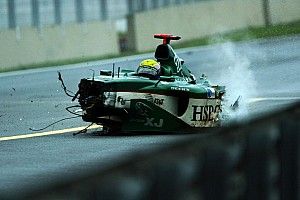 VIDEO: cuando Webber y Alonso destrozaron sus autos en Interlagos