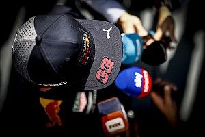 Hamilton: “Bereidheid om risico’s te nemen maakt Verstappen geweldig”
