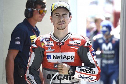 CEO da Ducati cutuca Lorenzo mas o prevê na luta pelo título