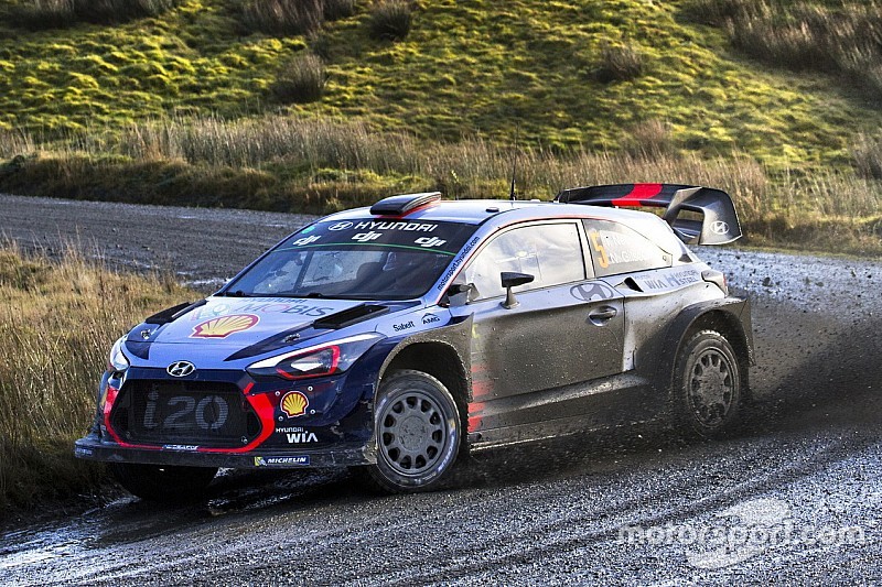 Gran Bretagna, PS13: Neuville spezza il filotto vincente di Evans
