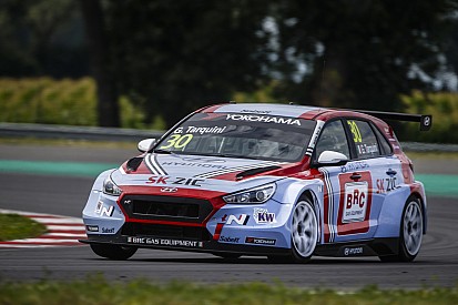 Slovakya WTCR: Tarquini ikinci yarışı kazanarak şampiyona liderliğini geri aldı