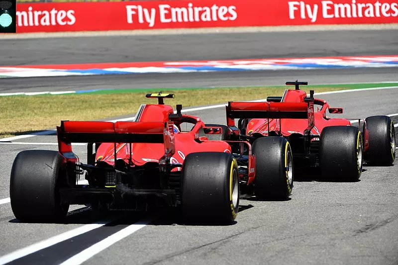 Kimi Raikkonen, Ferrari SF71H y Sebastian Vettel, Ferrari SF71H