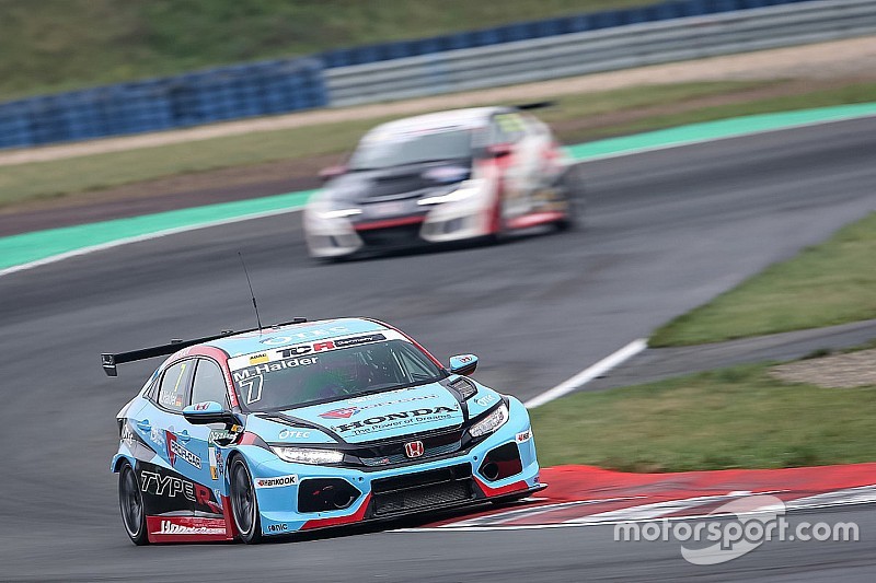 Il duo Halder-Honda si prende la pole position ad Oschersleben