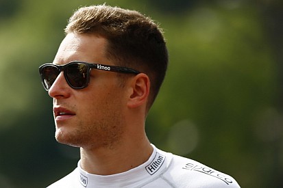 Vandoorne a Renault-nál találhat menedéket, ha a McLaren elküldi