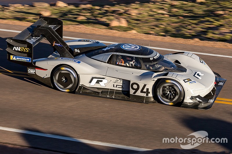 Dumas sets Pikes Peak qualifying pace in electric VW