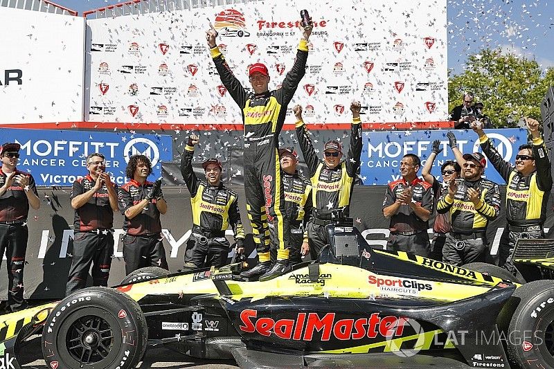 Race winner Sébastien Bourdais, Dale Coyne Racing with Vasser-Sullivan Honda