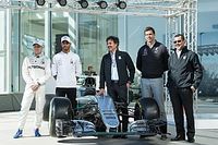 Fotogallery: Hamilton e Bottas inaugurano il technology centre Petronas