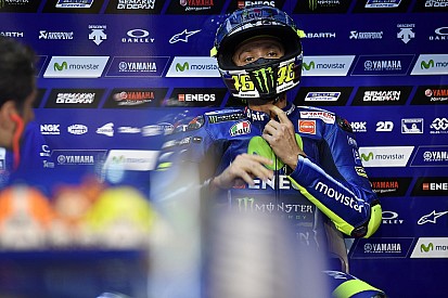 Test Qatar, Day 2: Valentino Rossi cade alla curva 7, ma è ok