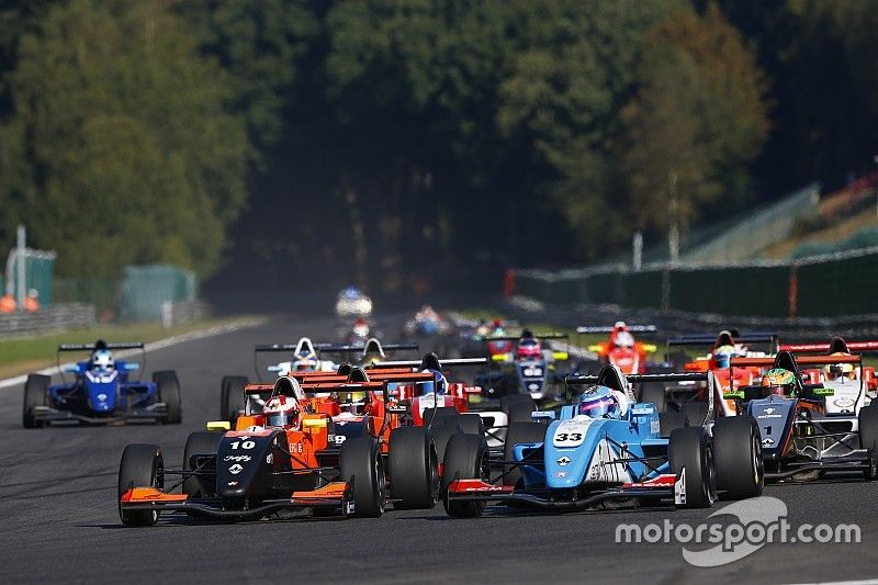 Peloton de Formule Renault