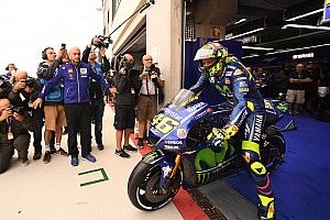 Márquez fue el mejor en la primera práctica, con Rossi 18°